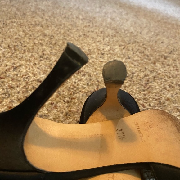 SOLD Manolo Blahnik Satin D'Orsay Pumps - Picture 3 of 5